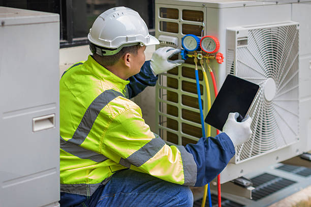 Professional Ac Installation technician working in Hampton, CT